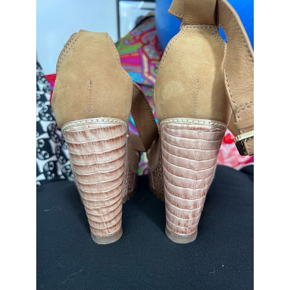 Tory Burch Tan Wedge Sandals - Picture 12 of 14